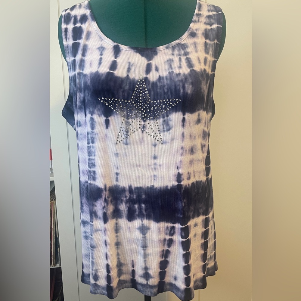 Plus size tie dyed bling star tank ✨
